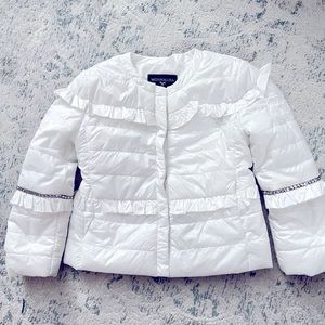 Monnalisa white jacket. Size 3 (toddler). Excellent condition. Worn 2 times